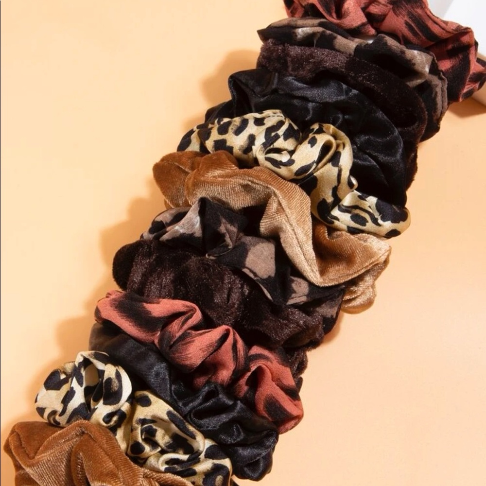 12 piece leopard pattern scrunchies - Picture 2 of 4
